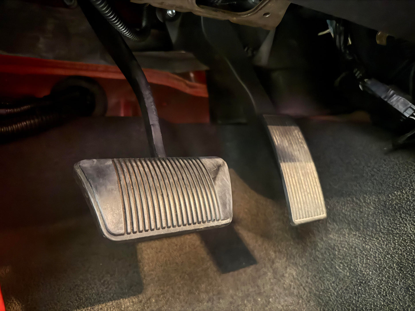 JK LS gas pedal adapter uses 06 and up truck pedal